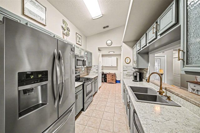 10321 OLD TAMPA BAY DRIVE, San Antonio, FL 33576