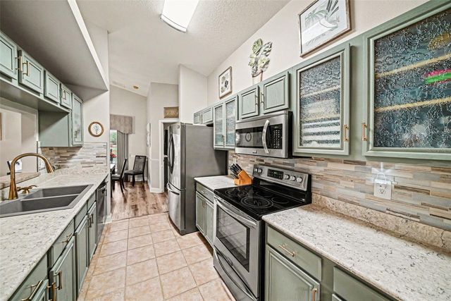 10321 OLD TAMPA BAY DRIVE, San Antonio, FL 33576