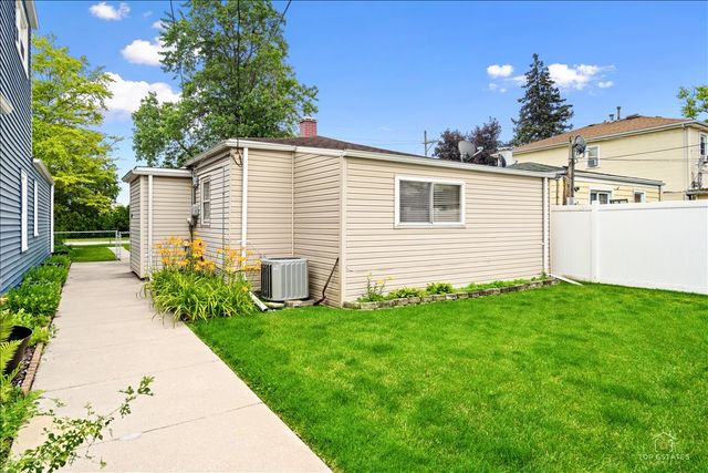 2212 West Street, River Grove, IL 60171
