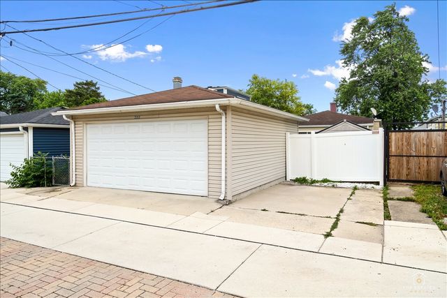 2212 West Street, River Grove, IL 60171