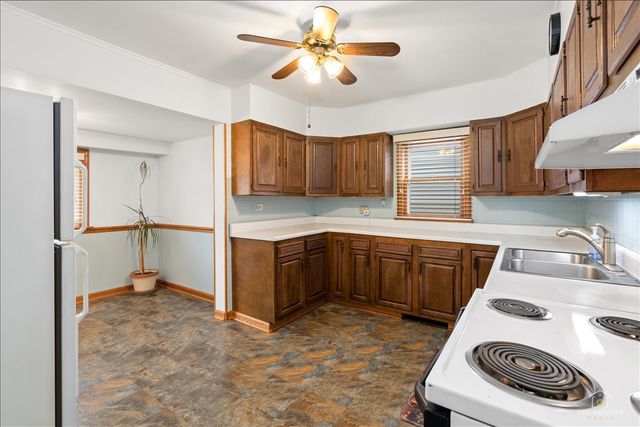 2212 West Street, River Grove, IL 60171