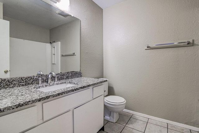 819 Sirocco DR A, Austin, TX 78745