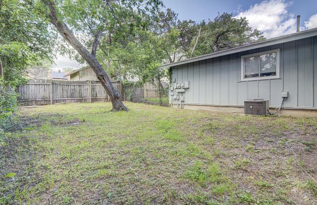 819 Sirocco DR A, Austin, TX 78745