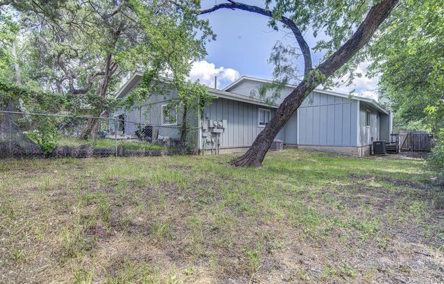 819 Sirocco DR A, Austin, TX 78745