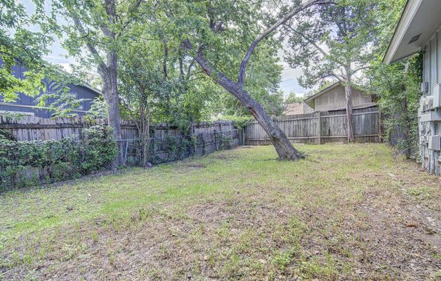 819 Sirocco DR A, Austin, TX 78745