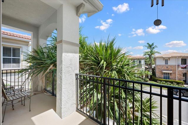50 Stoney Drive, Palm Beach Gardens, FL 33410