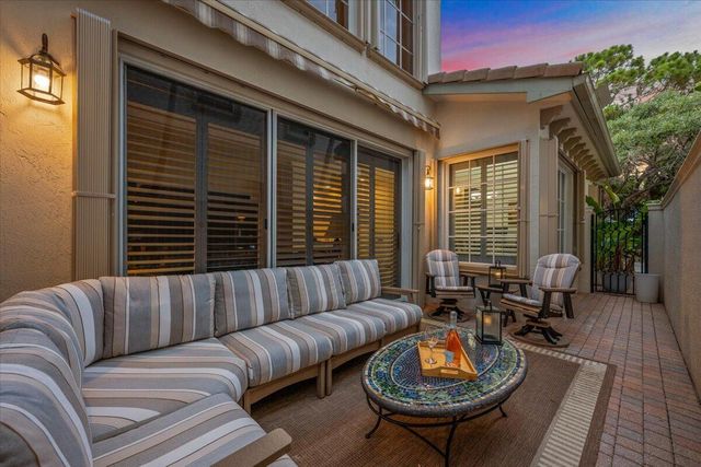 50 Stoney Drive, Palm Beach Gardens, FL 33410