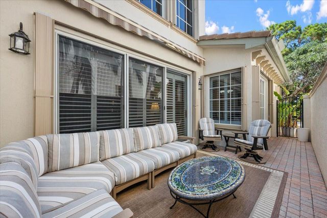 50 Stoney Drive, Palm Beach Gardens, FL 33410