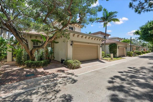 50 Stoney Drive, Palm Beach Gardens, FL 33410