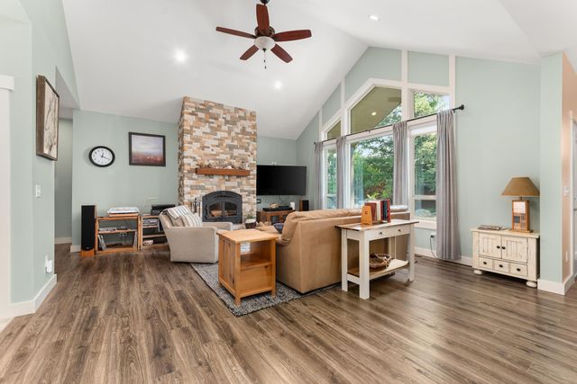 11410 N Rockaway Dr, Spokane, WA 99218