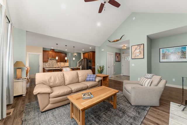 11410 N Rockaway Dr, Spokane, WA 99218