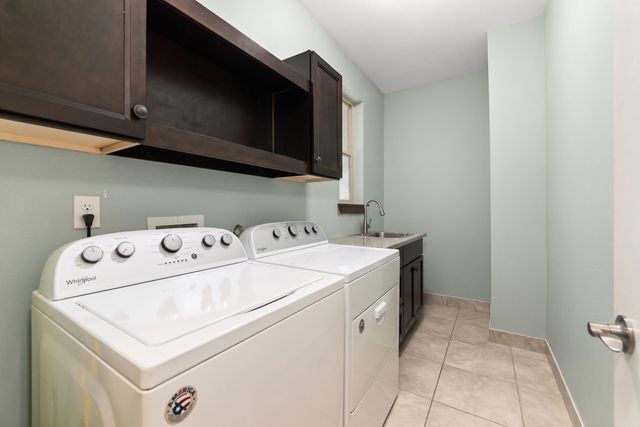 11410 N Rockaway Dr, Spokane, WA 99218