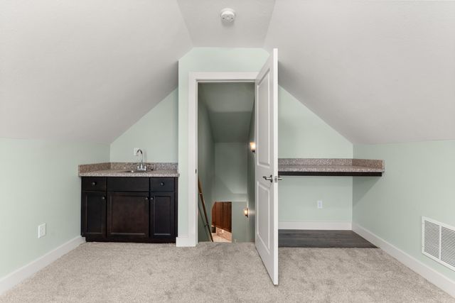 11410 N Rockaway Dr, Spokane, WA 99218