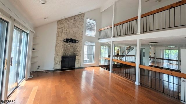 516 Westgate Dr, Edison Twp., NJ 08820