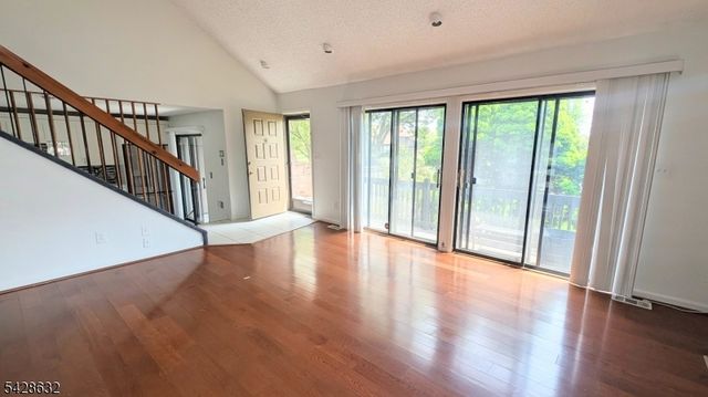 516 Westgate Dr, Edison Twp., NJ 08820