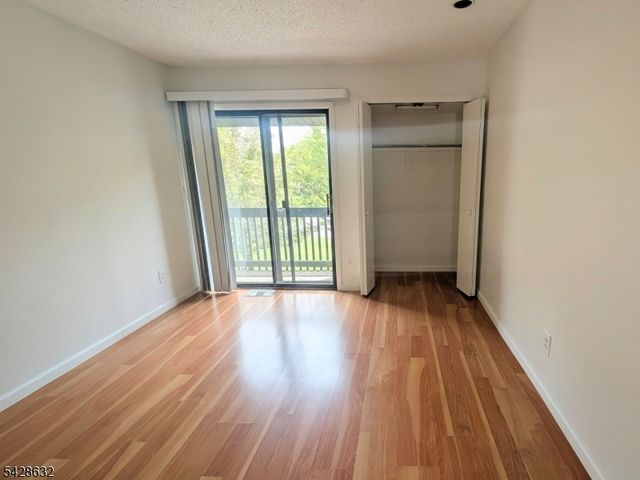 516 Westgate Dr, Edison Twp., NJ 08820