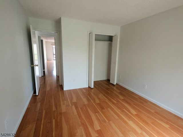 516 Westgate Dr, Edison Twp., NJ 08820