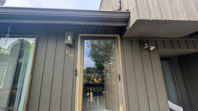 516 Westgate Dr, Edison Twp., NJ 08820