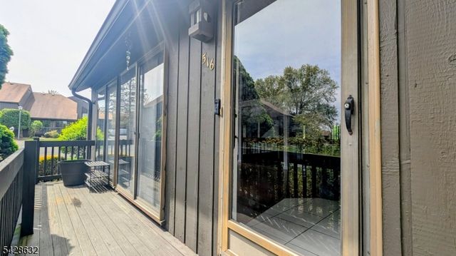 516 Westgate Dr, Edison Twp., NJ 08820