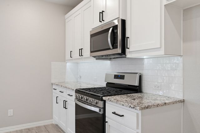 1133 Rushmore Drive, Burleson, TX 76028