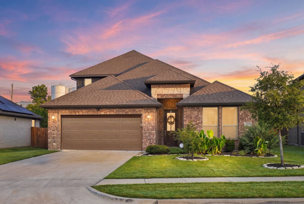 1133 Rushmore Drive, Burleson, TX 76028