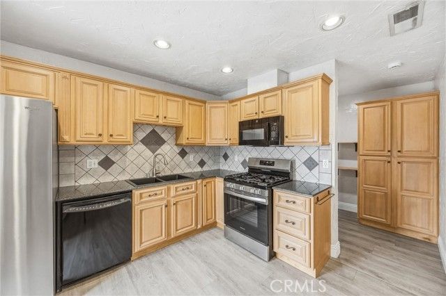 6795 Glacier, Riverside, CA 92506