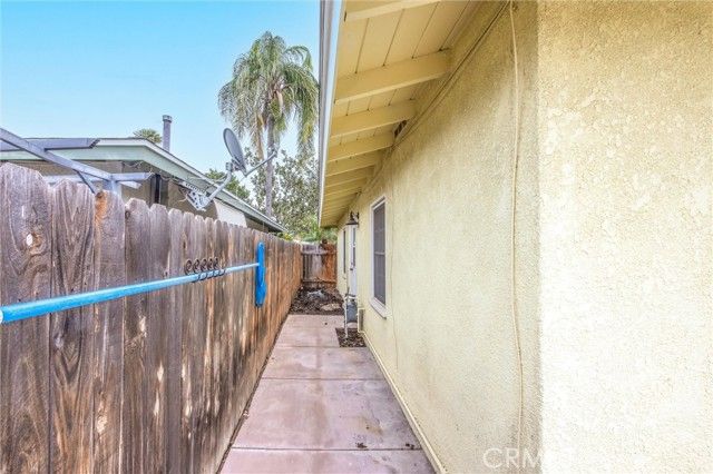 6795 Glacier, Riverside, CA 92506