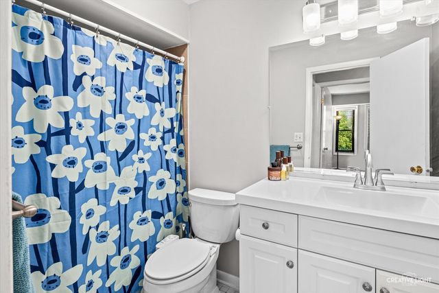 2220 COUNTRY CLUB Drive 22, Woodridge, IL 60517