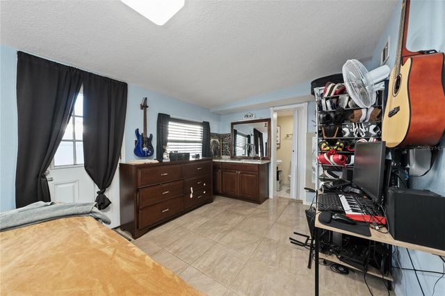 814 IRWIN DRIVE, Orlando, FL 32807