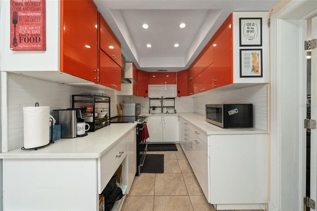 814 IRWIN DRIVE, Orlando, FL 32807