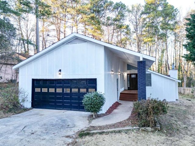 6788 E Woodridge E Place, Douglasville, GA 30135