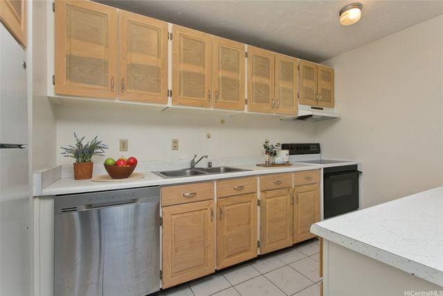 827 Kinau Street D702, Honolulu, HI 96813