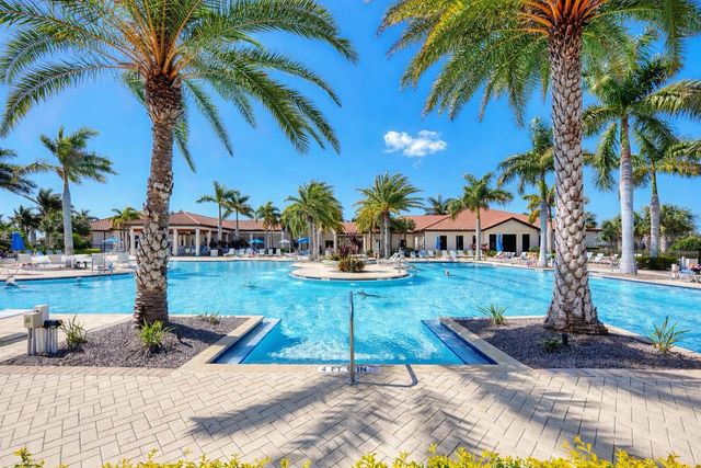 10042 CROOKED CREEK DRIVE 102, Venice, FL 34293