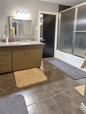 110 S Woodsway Street E, Conroe, TX 77301