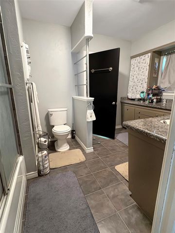 110 S Woodsway Street E, Conroe, TX 77301