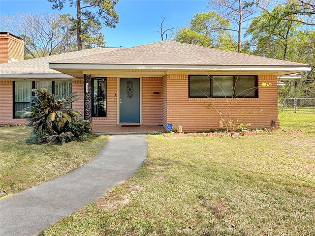 110 S Woodsway Street E, Conroe, TX 77301