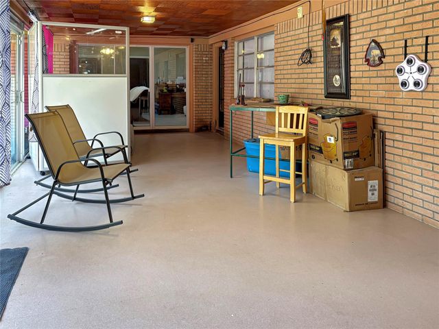 110 S Woodsway Street E, Conroe, TX 77301