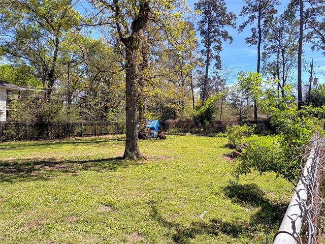 110 S Woodsway Street E, Conroe, TX 77301