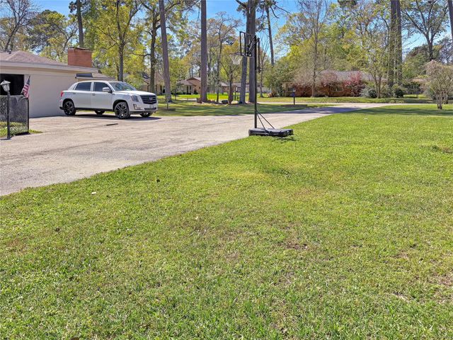 110 S Woodsway Street E, Conroe, TX 77301