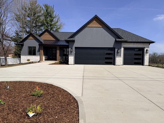 7876 Drexel AVENUE, Franklin, WI 53132
