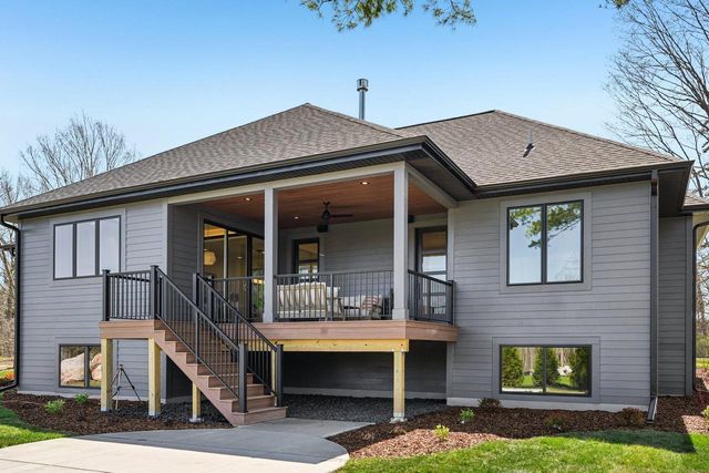 7876 Drexel AVENUE, Franklin, WI 53132