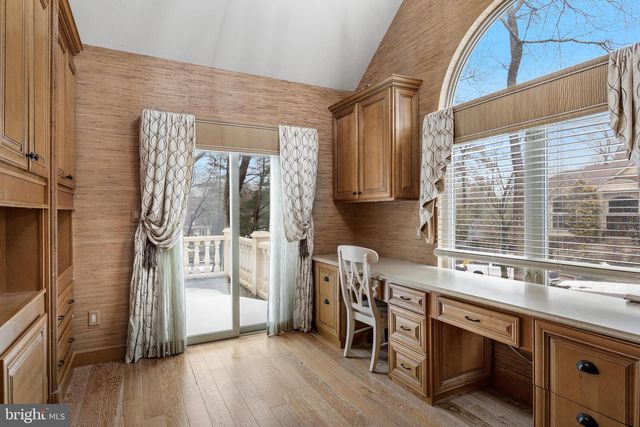 2 SHINGLE OAK DR, Voorhees, NJ 08043