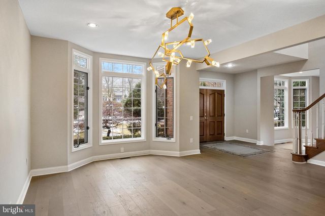 2 SHINGLE OAK DR, Voorhees, NJ 08043