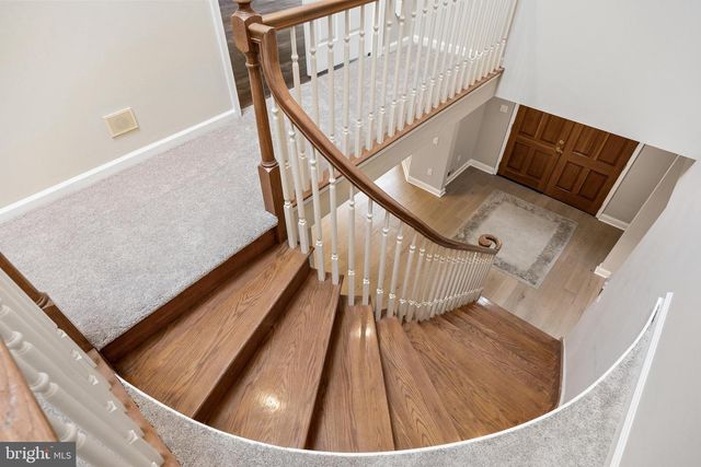 2 SHINGLE OAK DR, Voorhees, NJ 08043