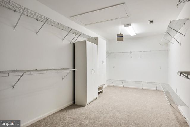 2 SHINGLE OAK DR, Voorhees, NJ 08043