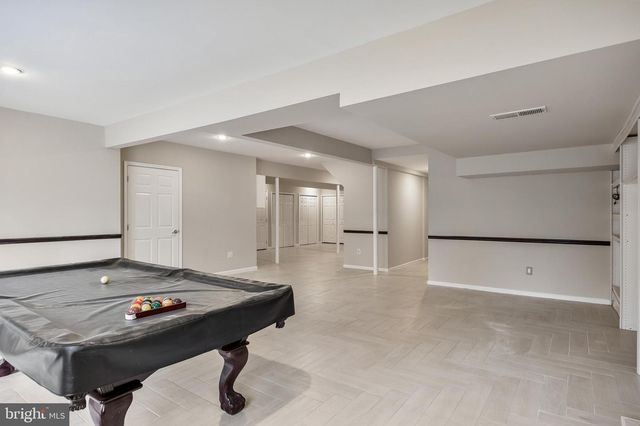 2 SHINGLE OAK DR, Voorhees, NJ 08043