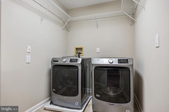 2 SHINGLE OAK DR, Voorhees, NJ 08043