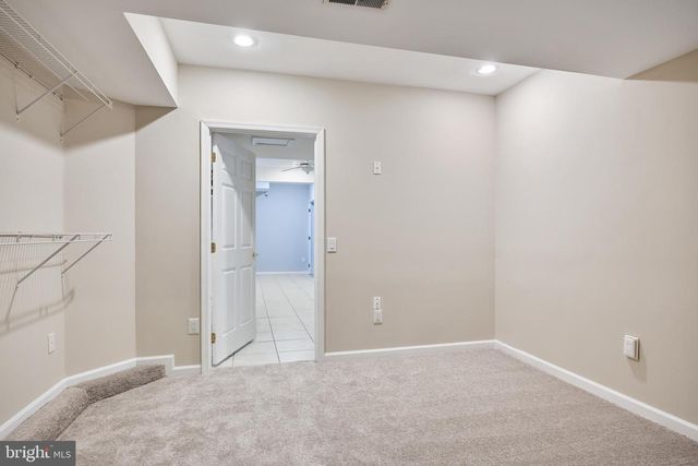 2 SHINGLE OAK DR, Voorhees, NJ 08043