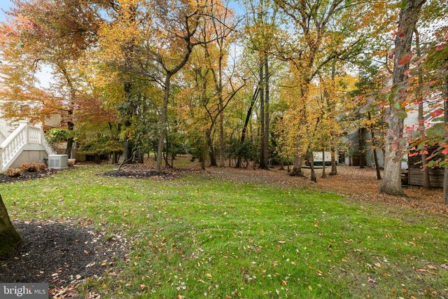 2 SHINGLE OAK DR, Voorhees, NJ 08043