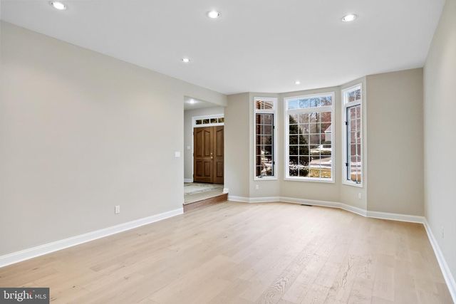 2 SHINGLE OAK DR, Voorhees, NJ 08043